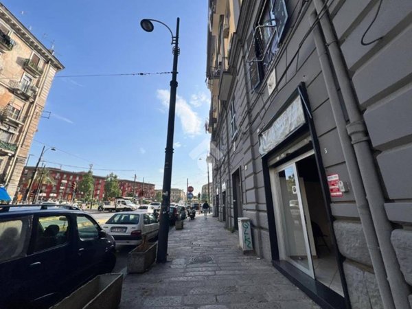 negozio in affitto a Napoli