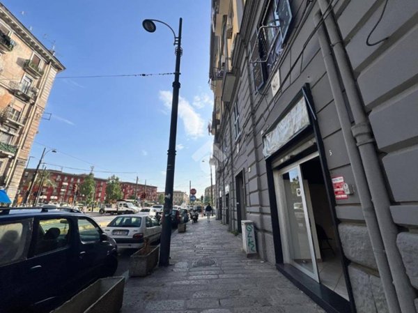 negozio in affitto a Napoli in zona Poggioreale