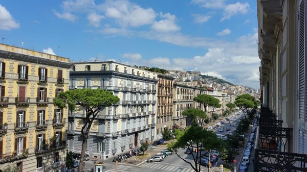 appartamento in affitto a Napoli in zona Chiaia