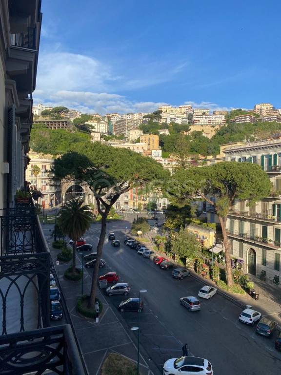 appartamento in affitto a Napoli in zona Chiaia