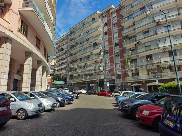 negozio in affitto a Napoli in zona Arenella