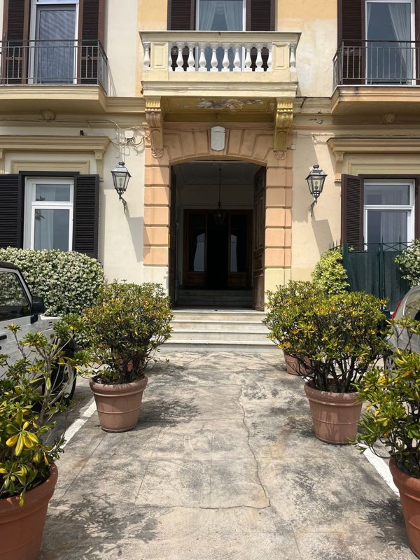 ufficio in affitto a Napoli in zona Posillipo