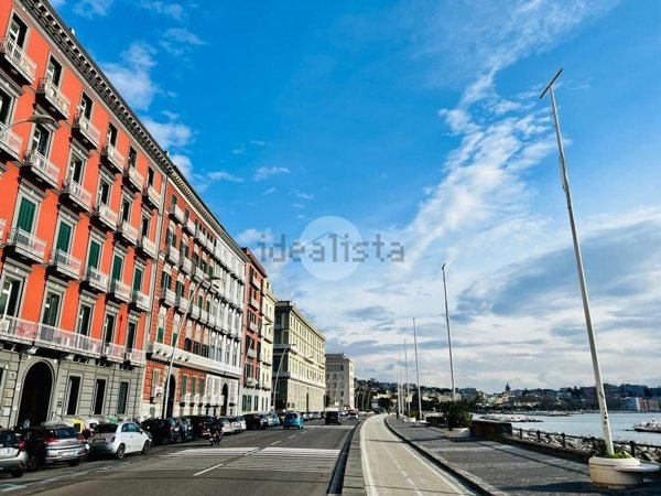 appartamento in affitto a Napoli in zona Chiaia