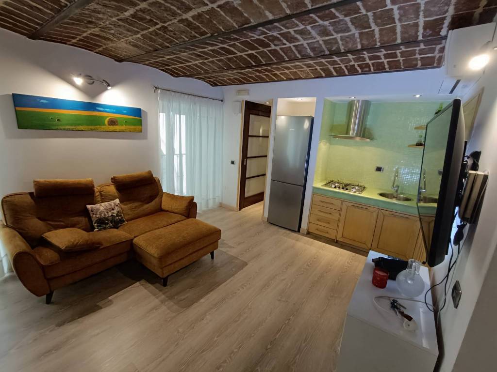 appartamento in affitto a Napoli in zona Chiaia