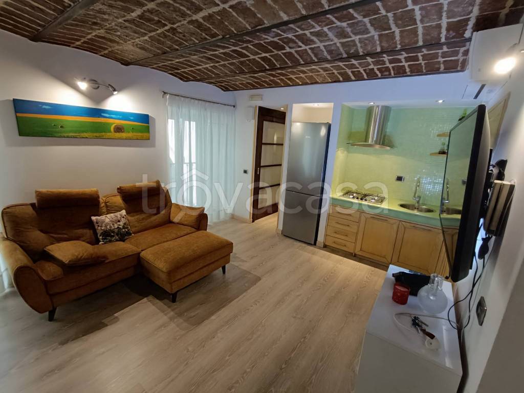 appartamento in affitto a Napoli in zona Chiaia