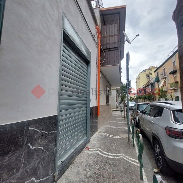 locale commerciale in affitto a Napoli in zona San Giovanni a Teduccio