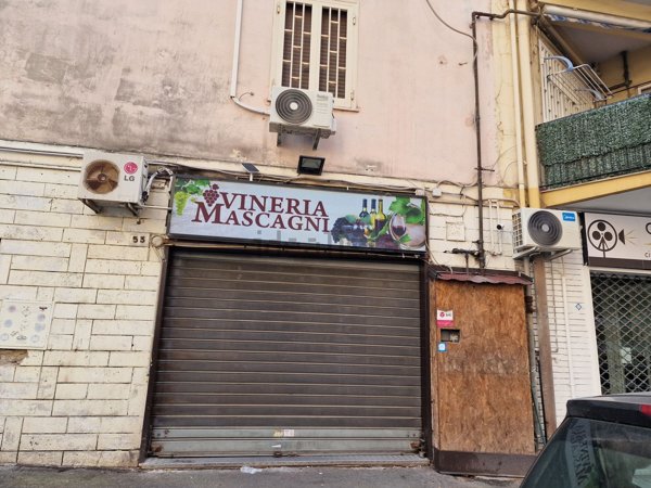locale commerciale in affitto a Napoli in zona Vomero
