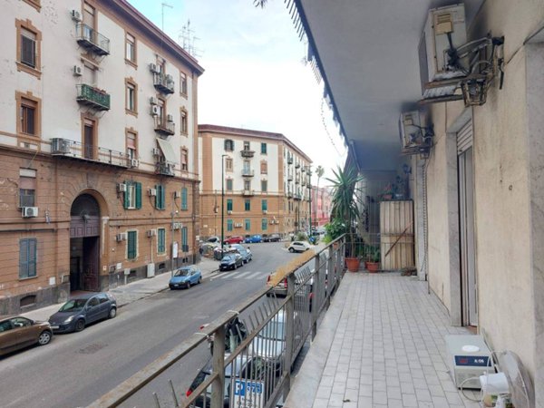ufficio in affitto a Napoli in zona Porto