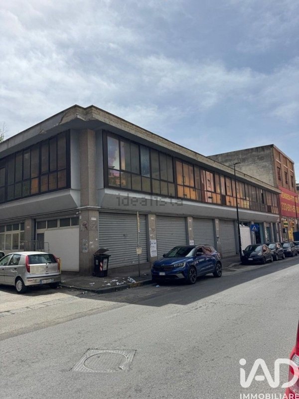 ufficio in affitto a Napoli in zona San Carlo all'Arena