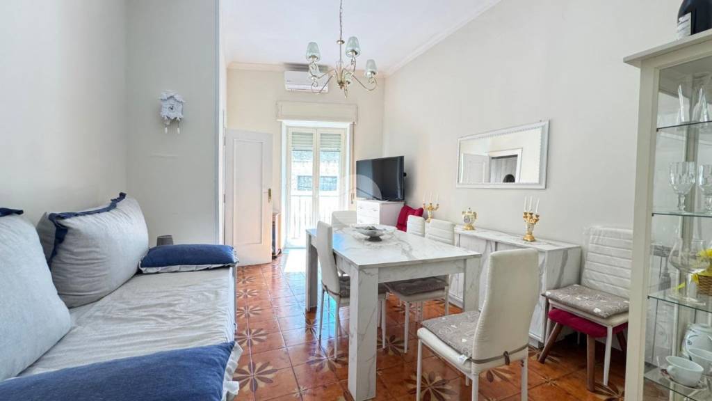 appartamento in affitto a Napoli in zona Stella