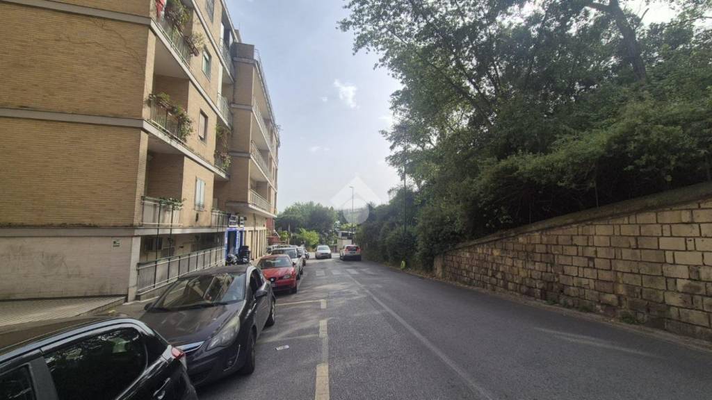 negozio in affitto a Napoli