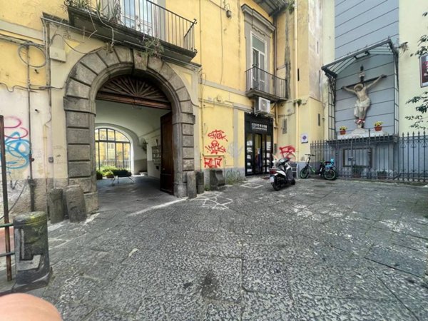 negozio in affitto a Napoli