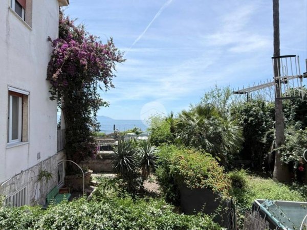 appartamento in affitto a Napoli in zona Posillipo