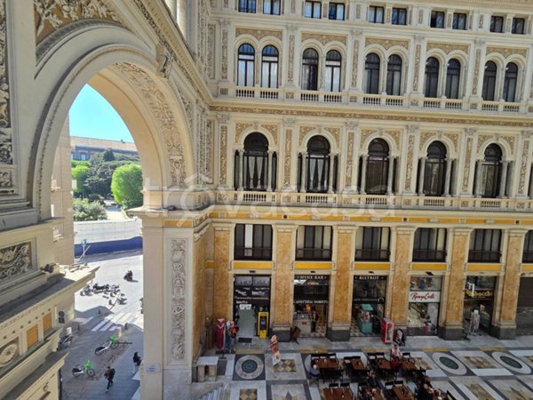 ufficio in affitto a Napoli in zona Porto