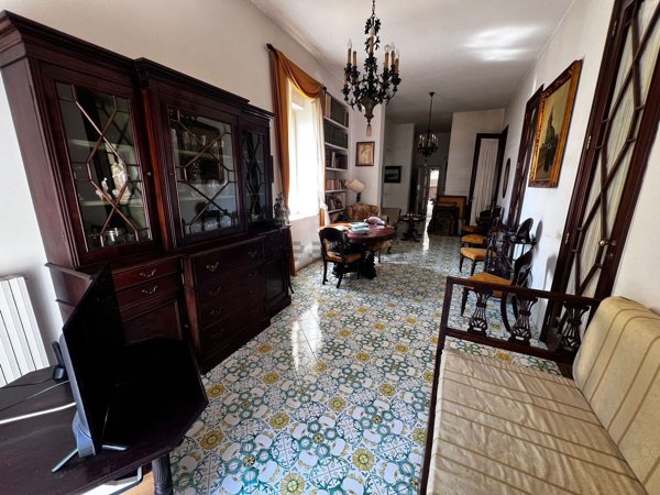 appartamento in affitto a Napoli in zona Chiaia