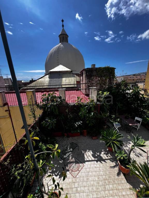 appartamento in affitto a Napoli in zona Chiaia