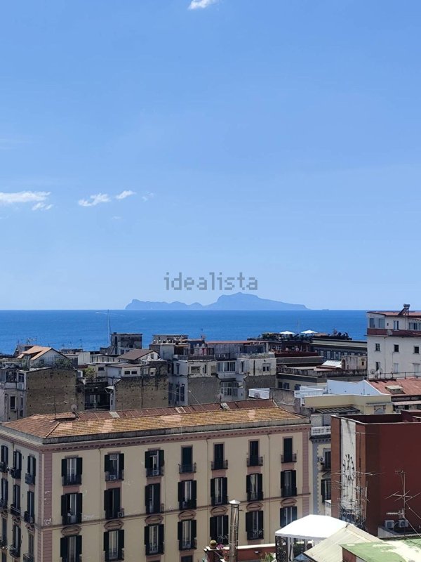 appartamento in affitto a Napoli in zona Chiaia