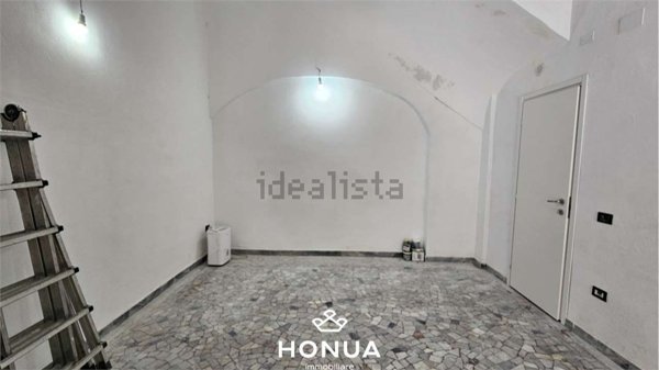 locale commerciale in affitto a Napoli in zona San Lorenzo
