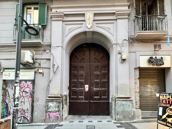 negozio in affitto a Napoli in zona Pendino / San Giuseppe