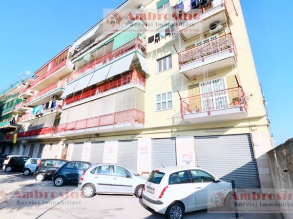 locale commerciale in affitto a Napoli in zona Secondigliano