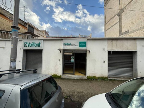locale commerciale in affitto a Napoli in zona Capodimonte / Colli Aminei