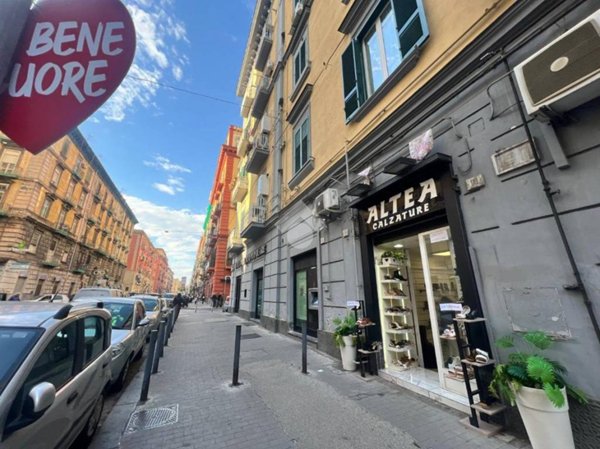 negozio in affitto a Napoli in zona Vicaria
