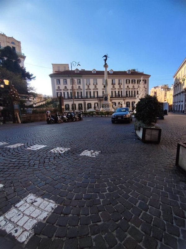 appartamento in affitto a Napoli in zona Chiaia