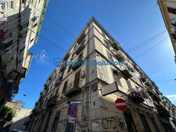 negozio in affitto a Napoli in zona Pendino / San Giuseppe
