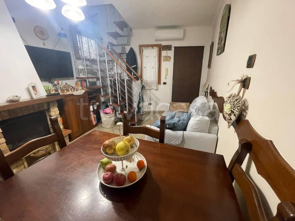 appartamento in affitto a Napoli