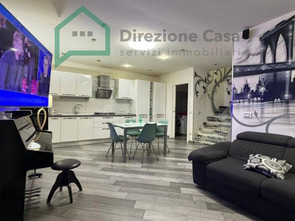 negozio in affitto a Napoli in zona Mercato