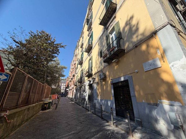 appartamento in affitto a Napoli in zona Chiaia