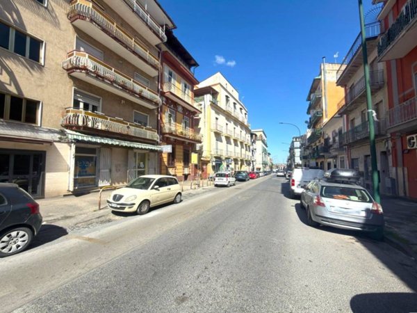 negozio in affitto a Napoli in zona Piscinola