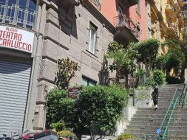 appartamento in affitto a Napoli in zona Chiaia