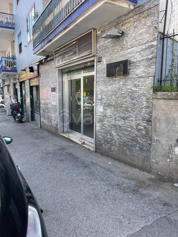 negozio in affitto a Napoli in zona Posillipo