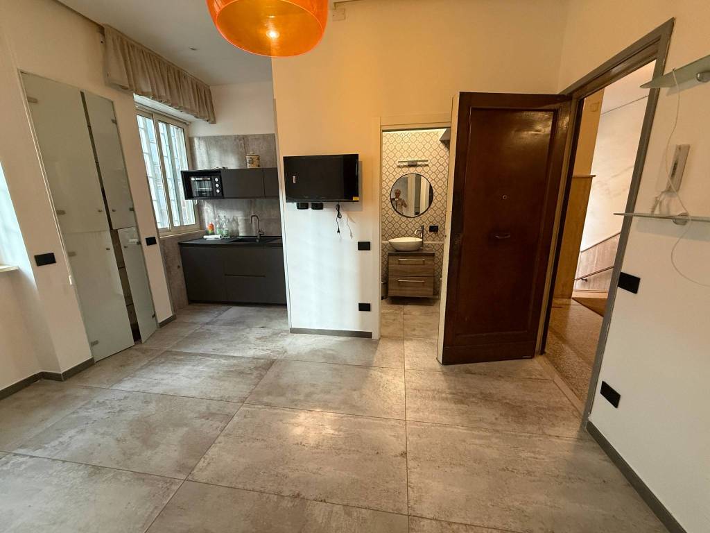 appartamento in affitto a Napoli in zona Chiaia