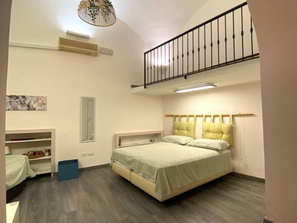 appartamento in affitto a Napoli in zona Chiaia
