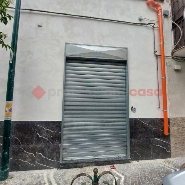 locale commerciale in affitto a Napoli