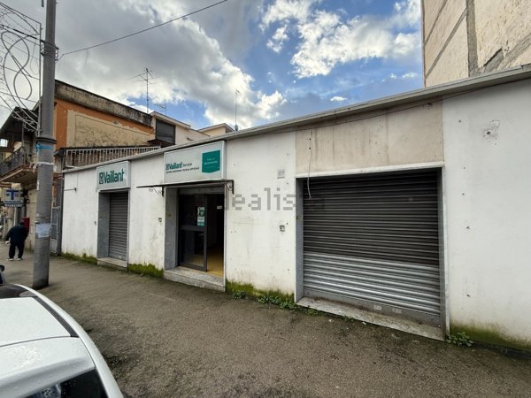locale commerciale in affitto a Napoli in zona Capodimonte / Colli Aminei