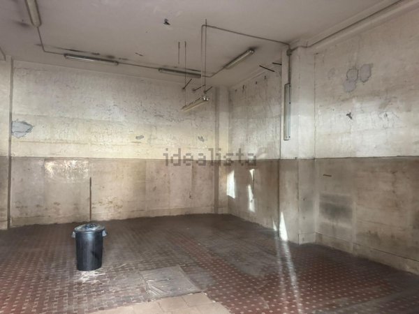 locale commerciale in affitto a Napoli in zona Vicaria