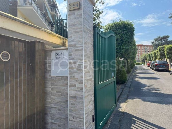 appartamento in affitto a Napoli in zona Capodimonte / Colli Aminei