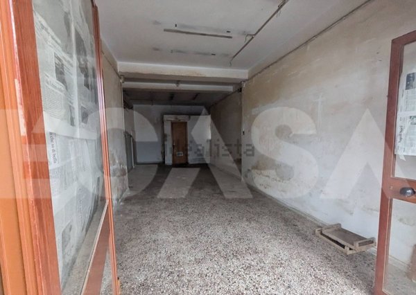 locale commerciale in affitto a Napoli in zona Secondigliano