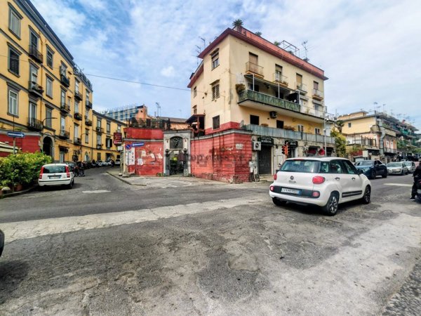 locale commerciale in affitto a Napoli in zona Capodimonte / Colli Aminei