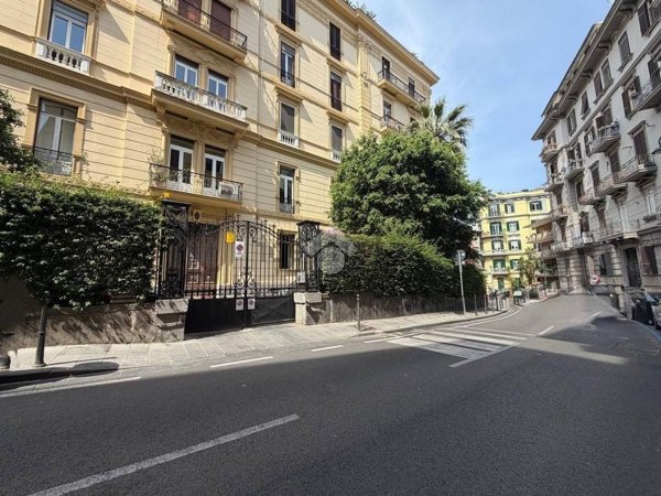 appartamento in affitto a Napoli in zona Chiaia