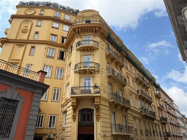 appartamento in affitto a Napoli in zona Chiaia