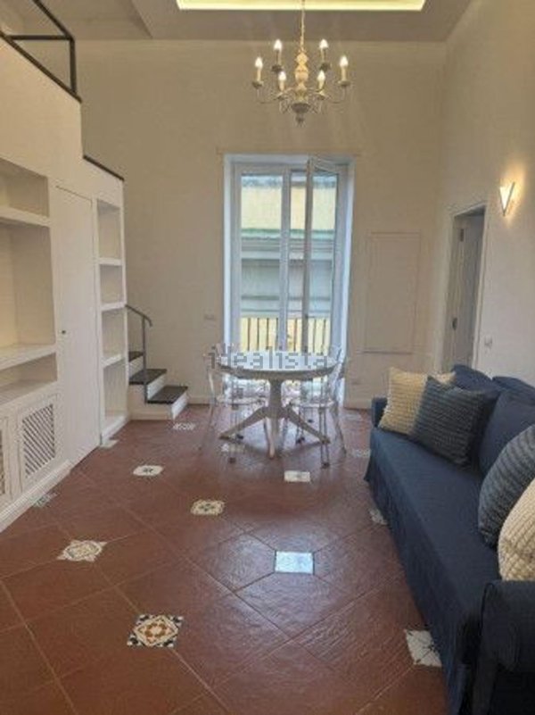 appartamento in affitto a Napoli in zona Chiaia