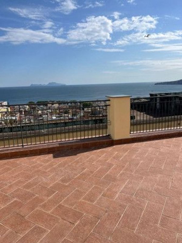 appartamento in affitto a Napoli in zona Chiaia