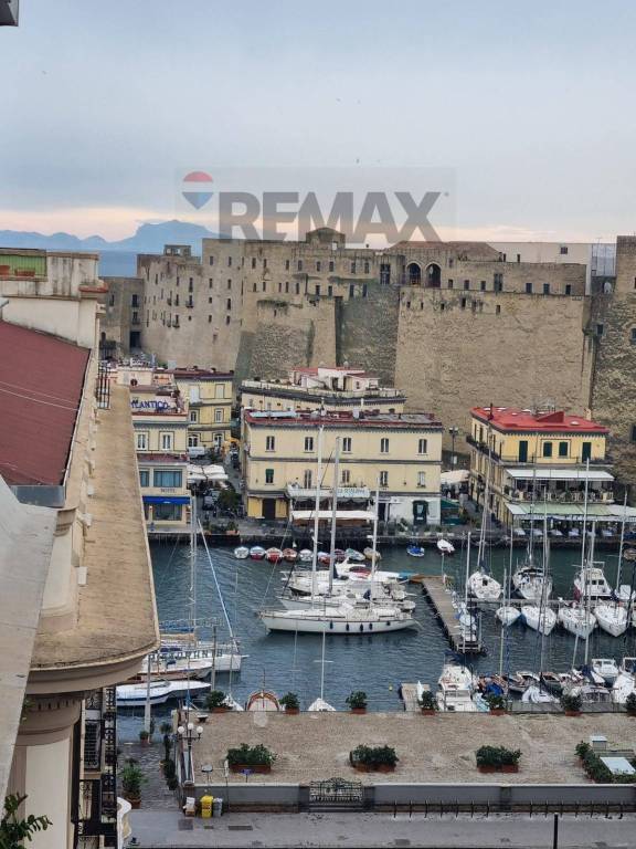 appartamento in affitto a Napoli in zona Chiaia