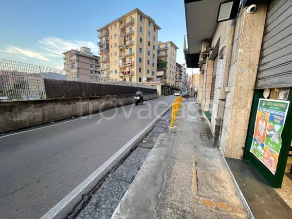 negozio in affitto a Napoli in zona Fuorigrotta