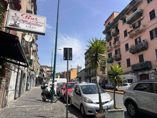 negozio in affitto a Napoli in zona Bagnoli
