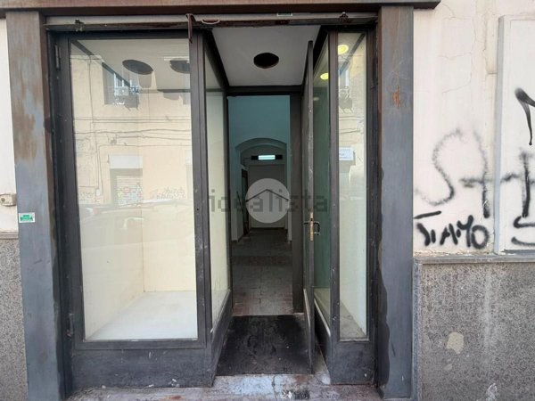 locale commerciale in affitto a Napoli in zona Pendino / San Giuseppe